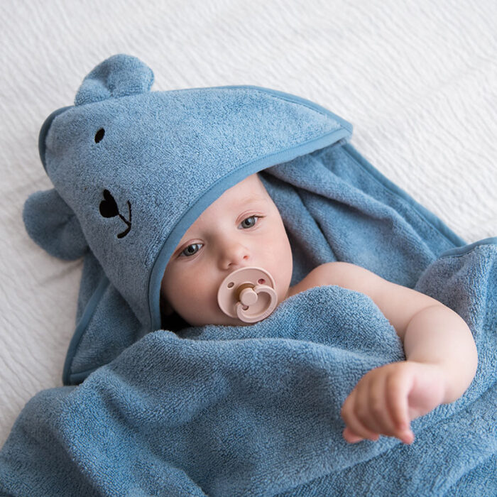 Ręcznik dla niemowlaka z kapturkiem bambusowy 85x85cm niebieski jeansowy - Bolo zdjęcie3